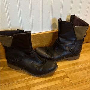 Women's Dark and light Brown Teva Boots